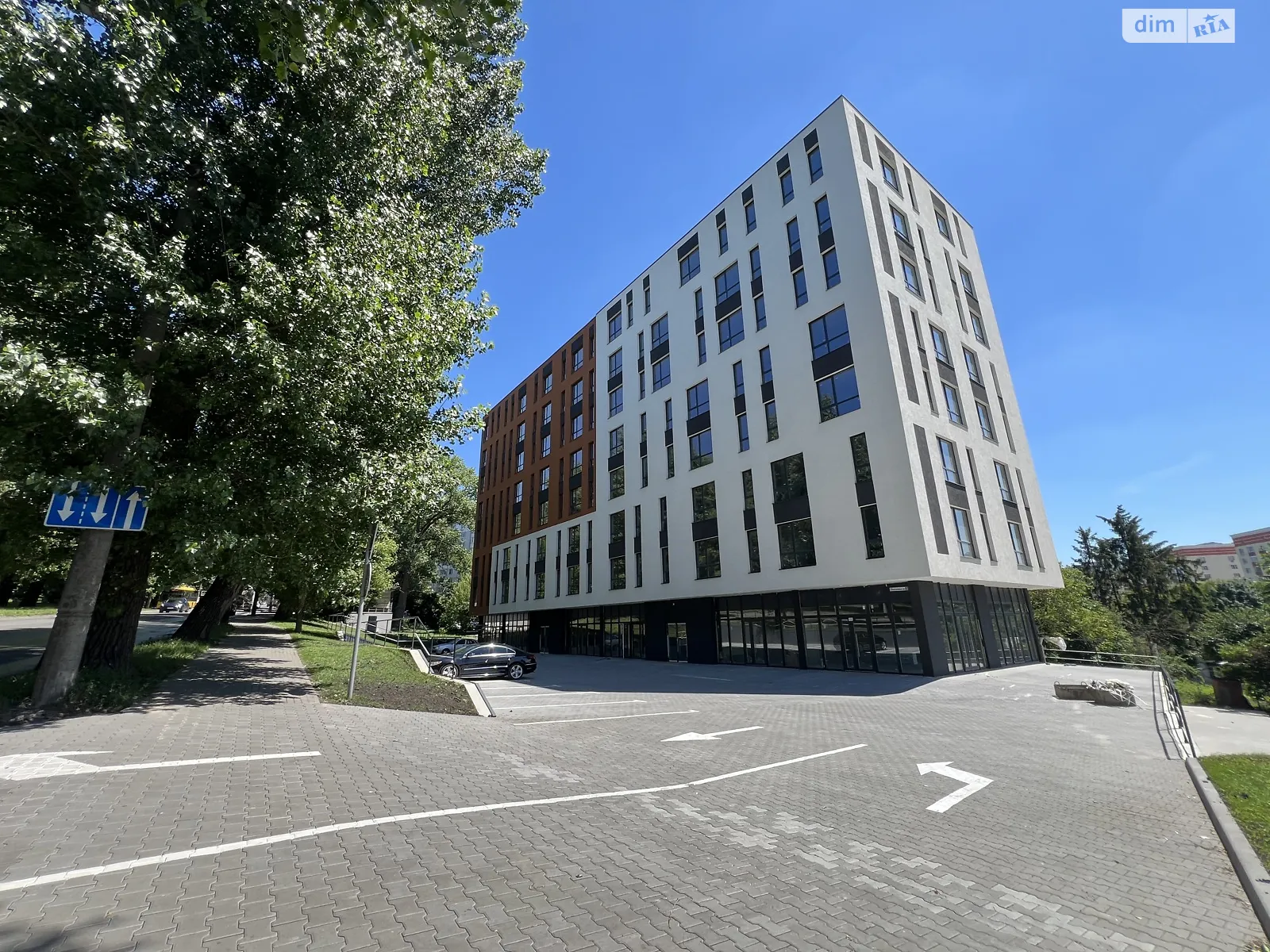 Продається офіс 56 кв. м в бізнес-центрі, цена: 48000 $ - фото 1
