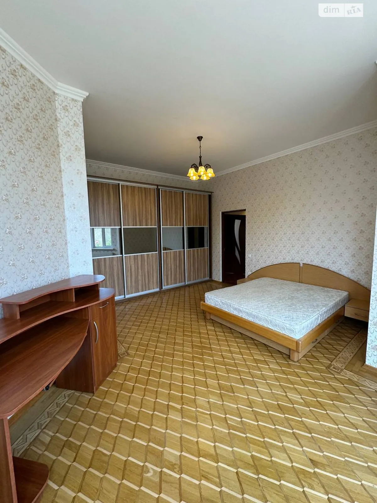 Продается дом на 2 этажа 231.6 кв. м с гаражом, цена: 152999 $ - фото 1