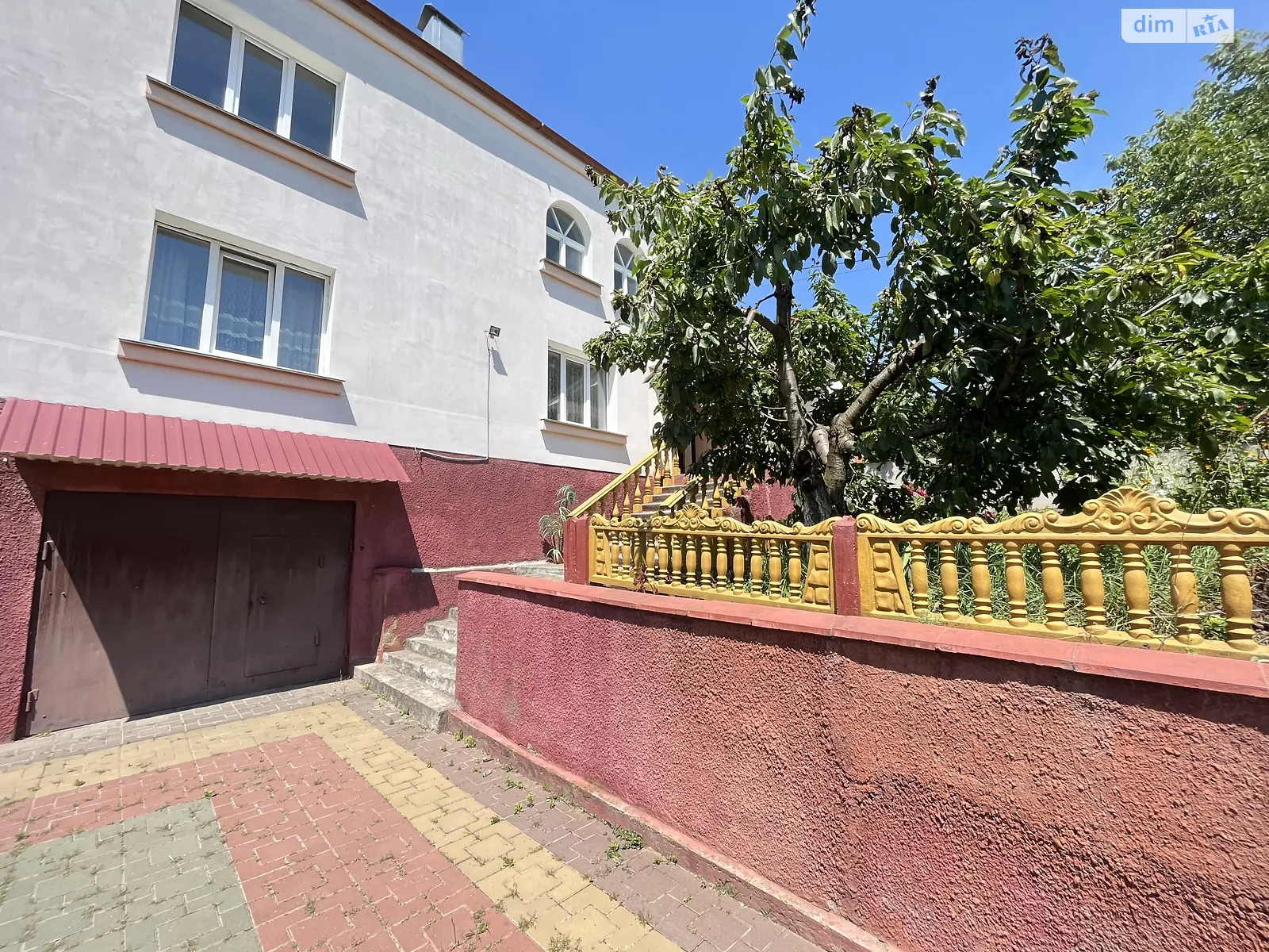Продается дом на 2 этажа 303.3 кв. м с участком, цена: 120000 $ - фото 1
