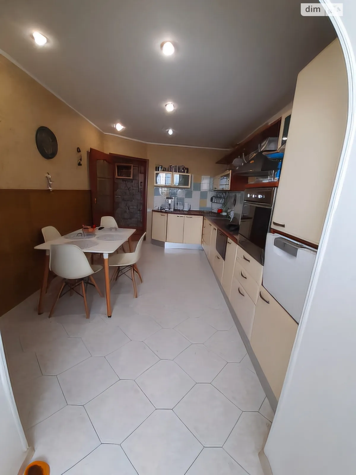 Продается 3-комнатная квартира 160 кв. м в Одессе, ул. Академика Филатова, 70/1 - фото 1