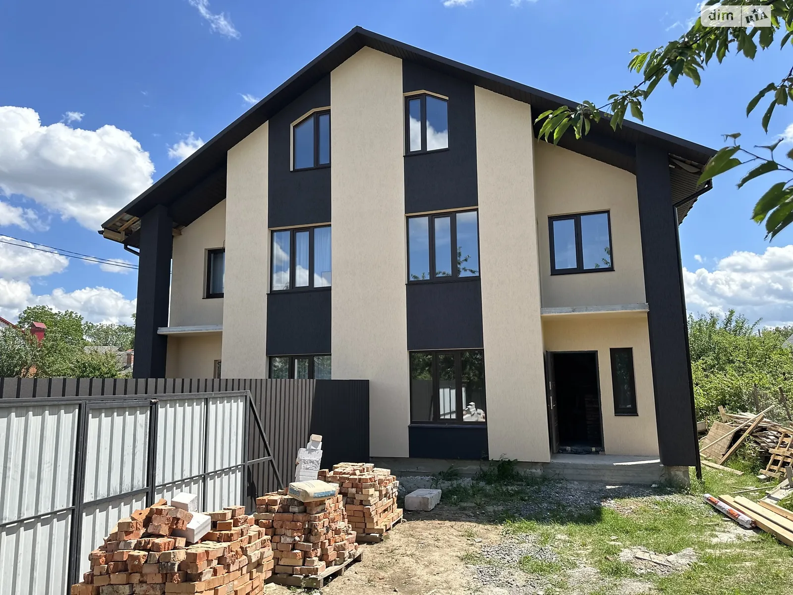 Продається частина будинку 90 кв. м з бесідкою, цена: 58999 $ - фото 1