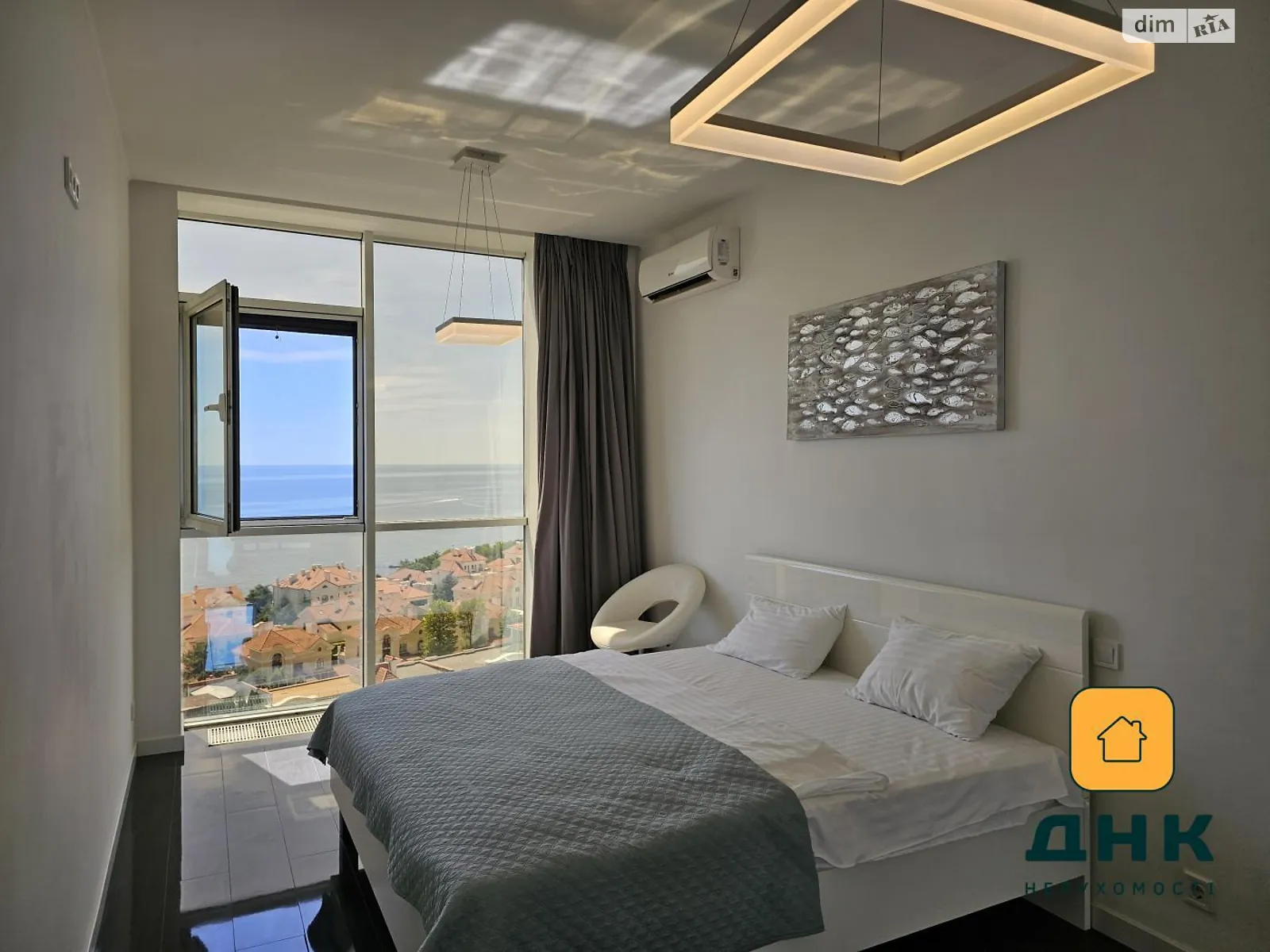 Продается 1-комнатная квартира 40 кв. м в Одессе, бул. Французский, 60В - фото 1