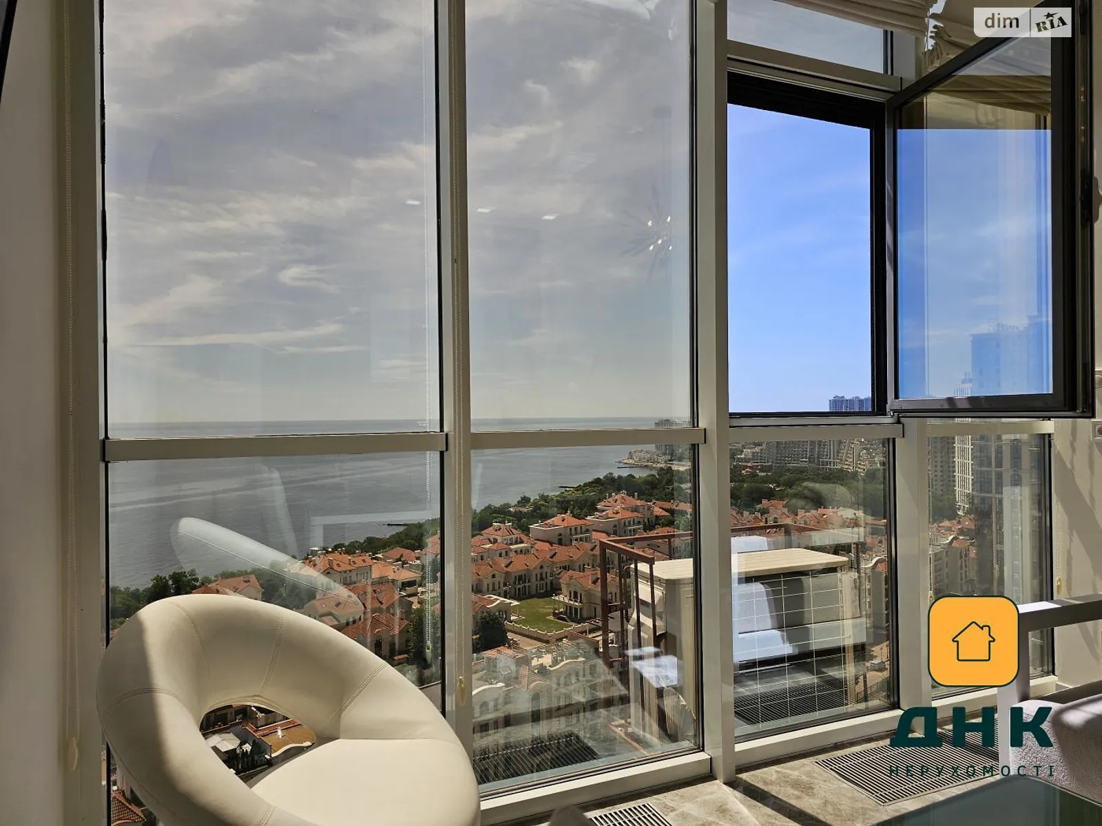 Продается 1-комнатная квартира 42 кв. м в Одессе, бул. Французский, 60В - фото 1