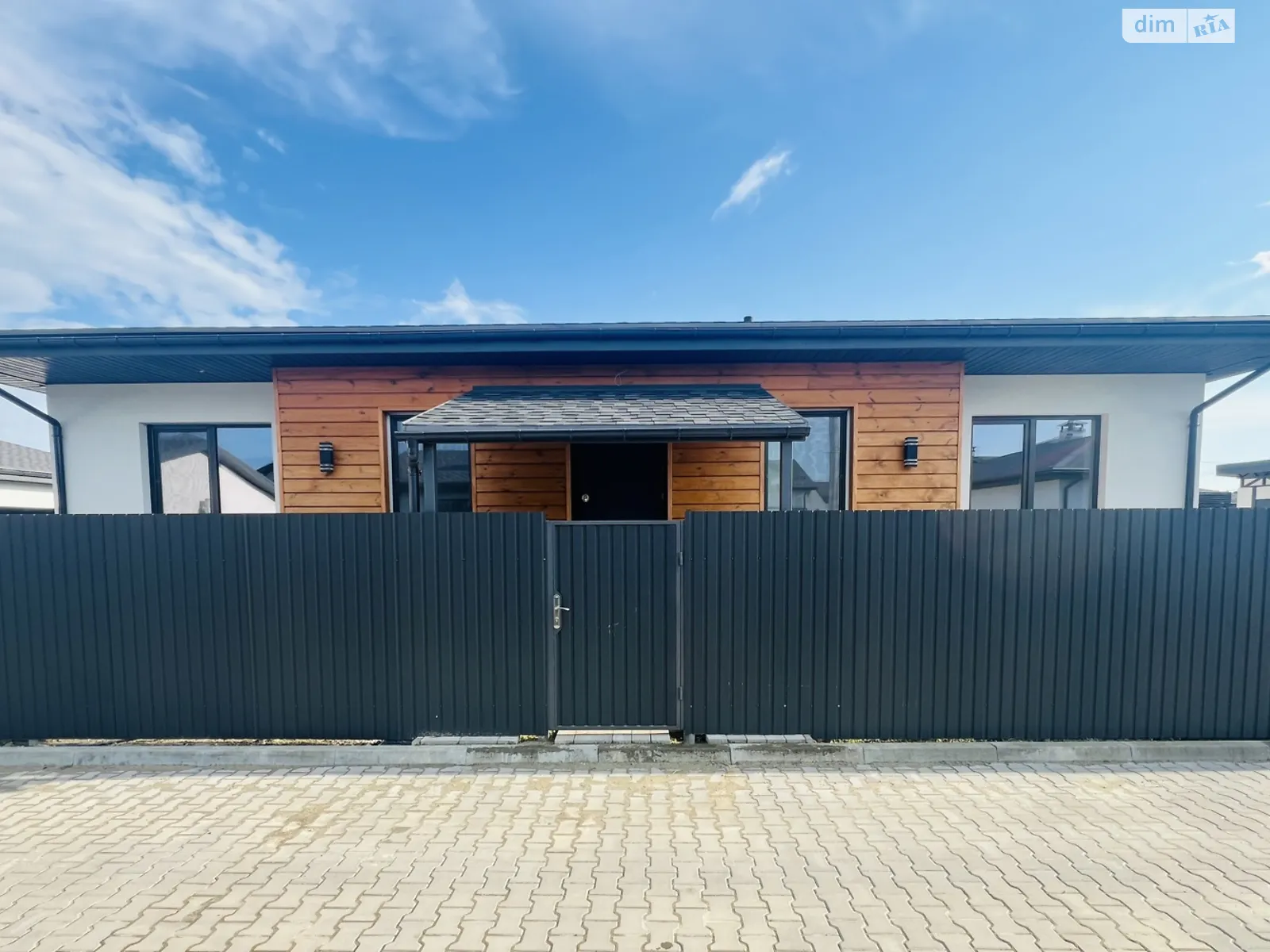 Продається одноповерховий будинок 136 кв. м з каміном, цена: 185000 $ - фото 1
