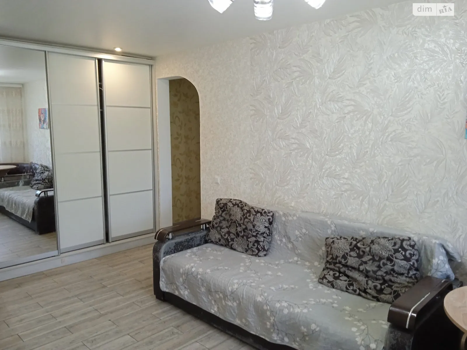 Продается 4-комнатная квартира 60 кв. м в Калиновке, ул. Шевченко - фото 1