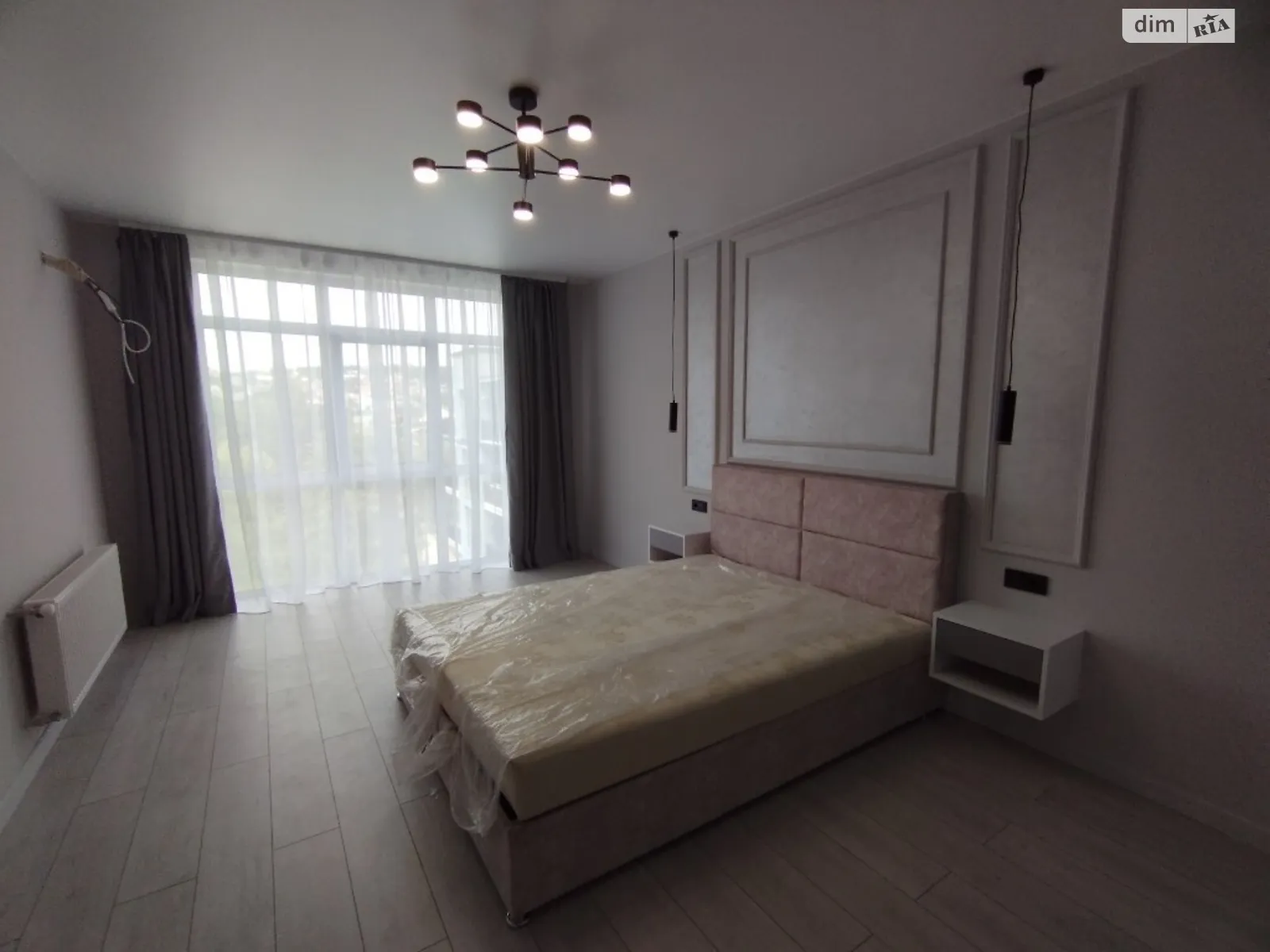 Продается 1-комнатная квартира 45 кв. м в Ужгороде, цена: 60000 $ - фото 1