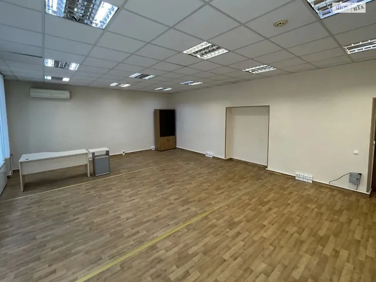 Сдается в аренду офис 77 кв. м в бизнес-центре, цена: 20320 грн - фото 1