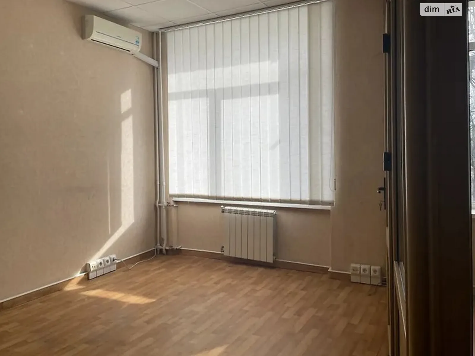 Сдается в аренду офис 137 кв. м в бизнес-центре, цена: 67210 грн - фото 1