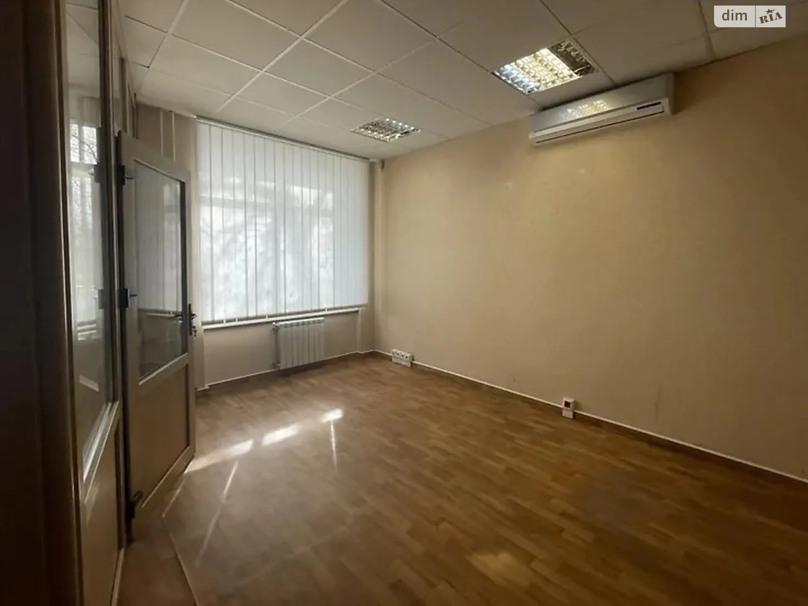Сдается в аренду офис 137 кв. м в бизнес-центре, цена: 67240 грн - фото 1