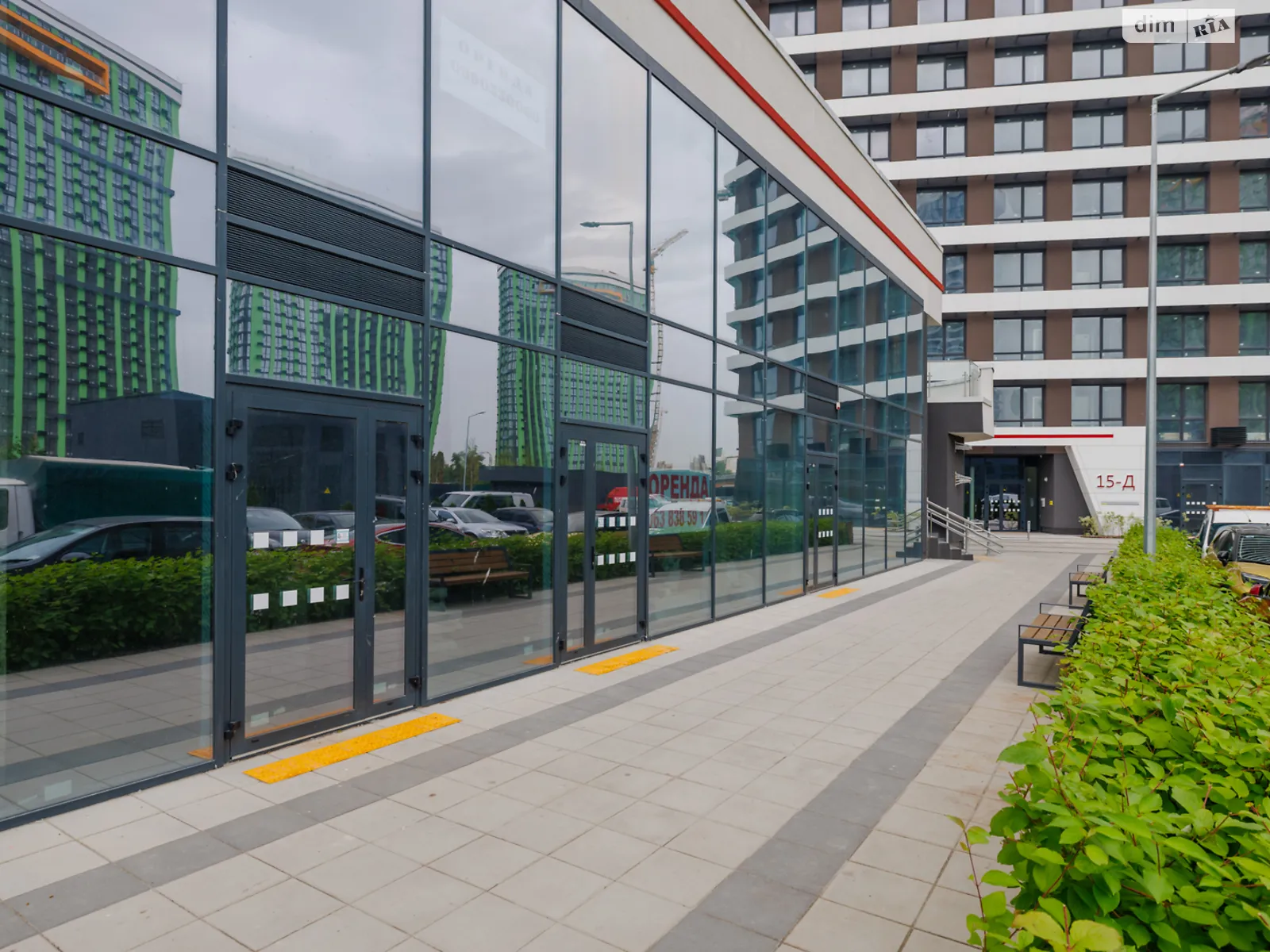 Сдается в аренду офис 70 кв. м в бизнес-центре, цена: 1400 $ - фото 1
