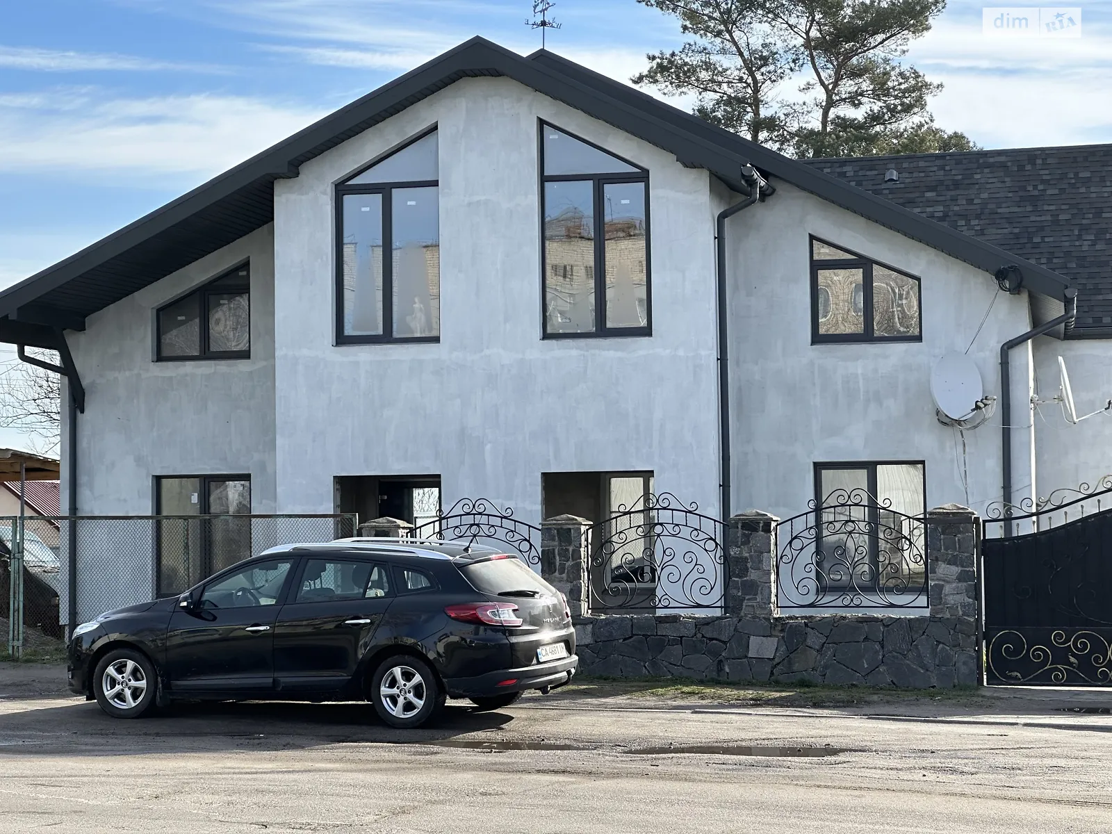 Продается дом на 2 этажа 340 кв. м с подвалом, цена: 75000 $ - фото 1