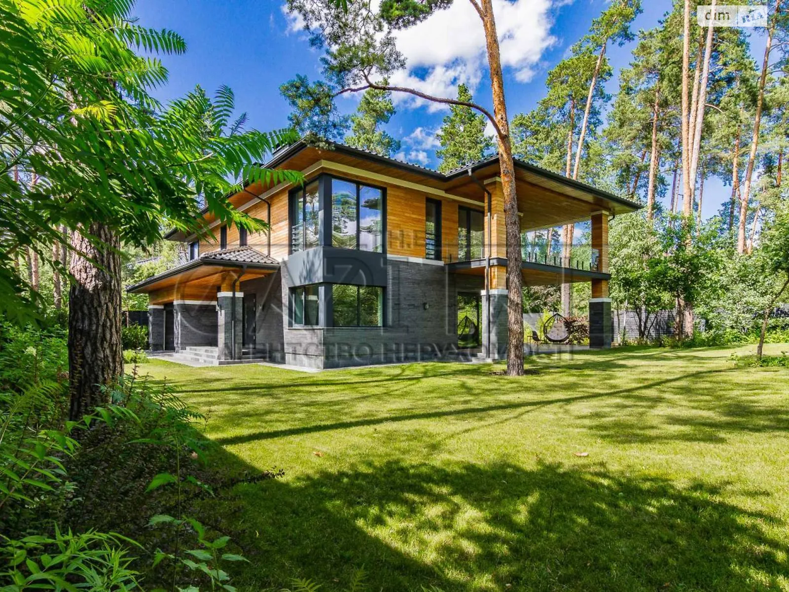Продается дом на 2 этажа 520 кв. м с террасой, цена: 1200000 $ - фото 1