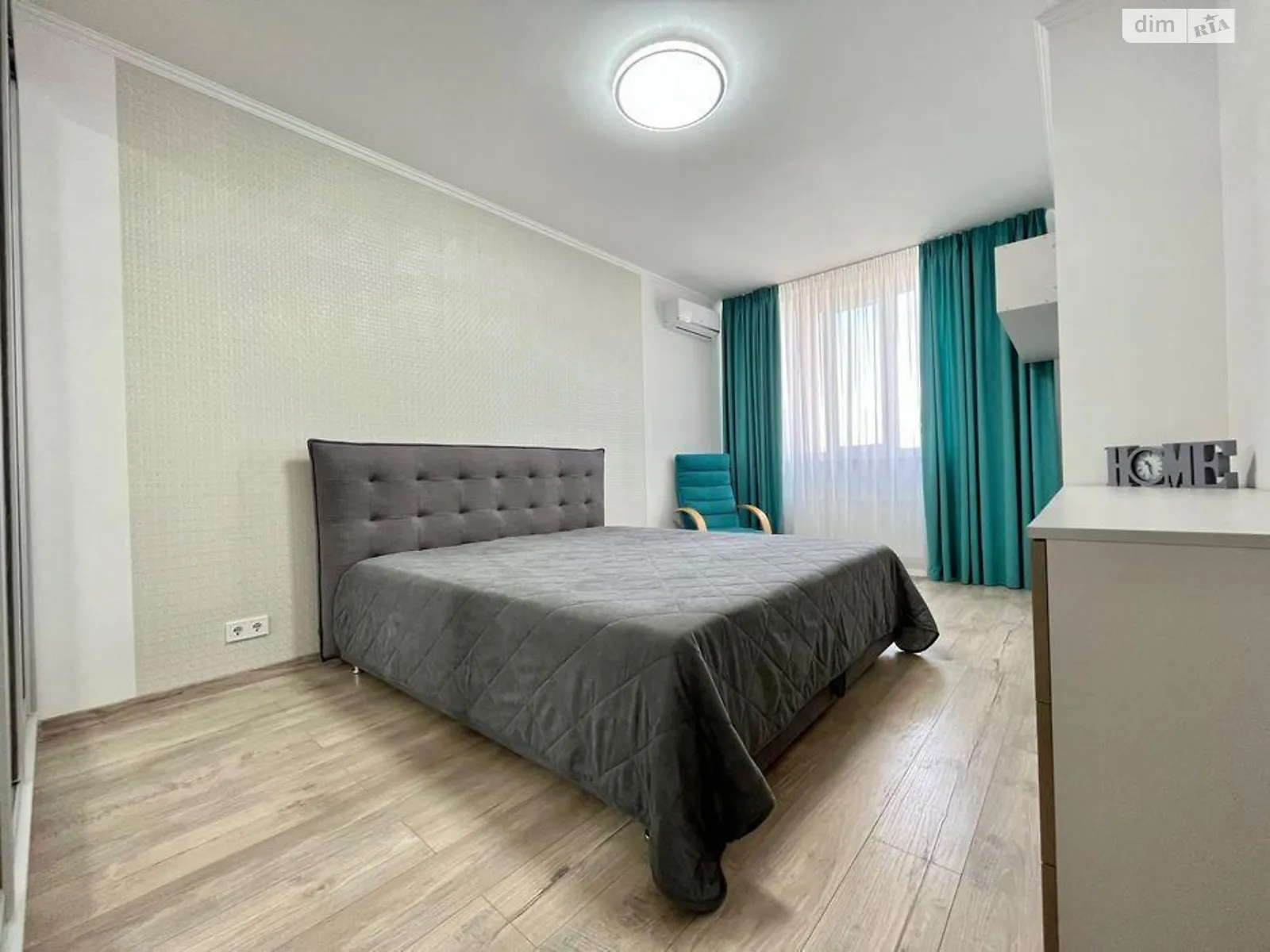Продается 3-комнатная квартира 74 кв. м в Софиевской Борщаговке, ул. Боголюбова, 26 - фото 1