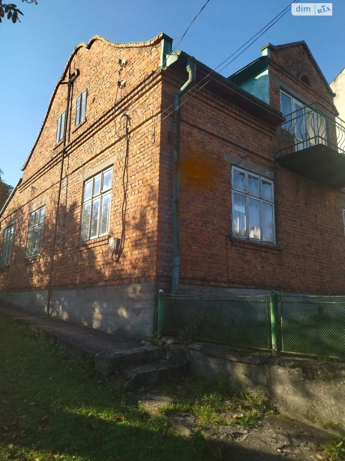 Продается дом на 2 этажа 90 кв. м с беседкой, цена: 26900 $ - фото 1