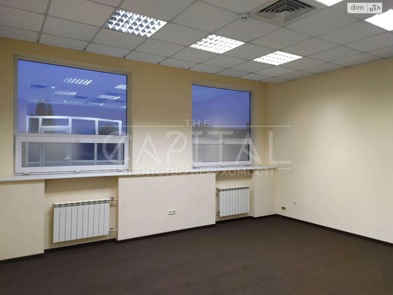 Сдается в аренду офис 122 кв. м в бизнес-центре, цена: 1200 $ - фото 1