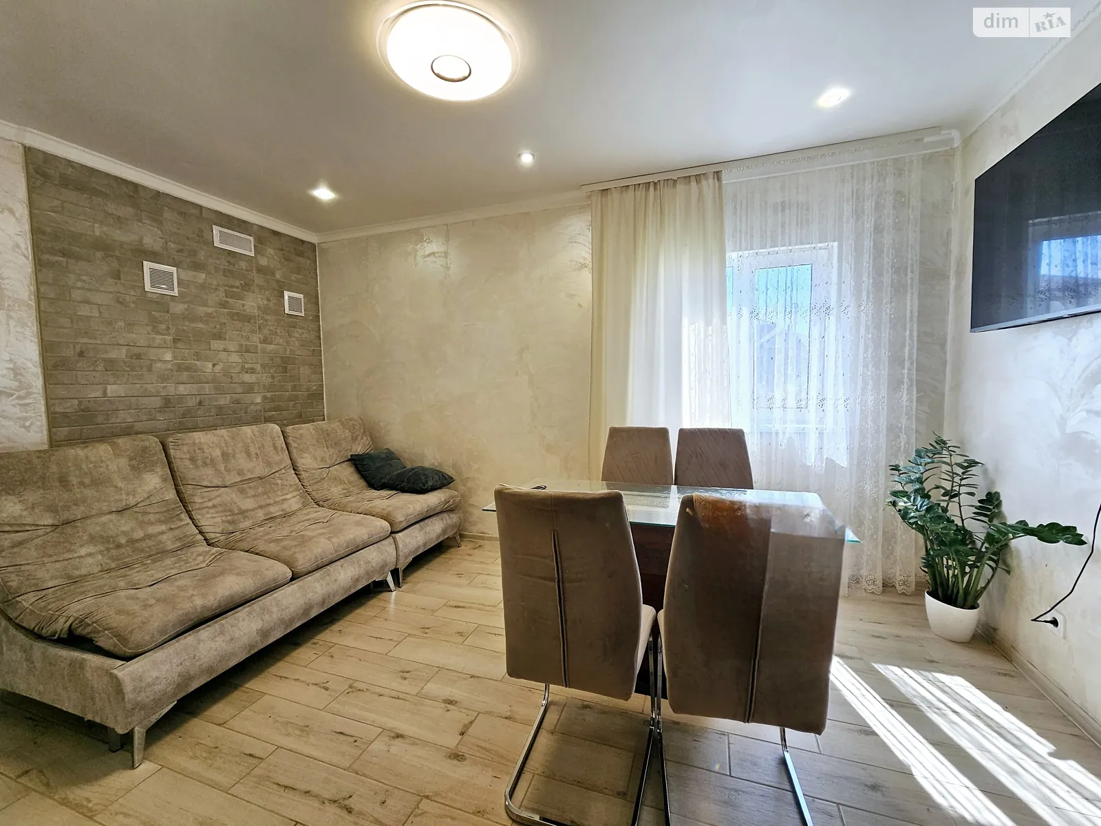 Продается дом на 2 этажа 90 кв. м с балконом, цена: 89000 $ - фото 1