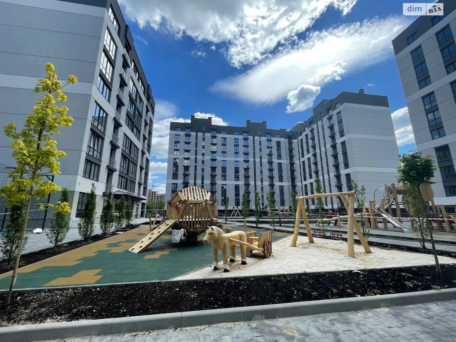 Продается 1-комнатная квартира 41.7 кв. м в Ивано-Франковске, ул. Виноградная, 175А - фото 1