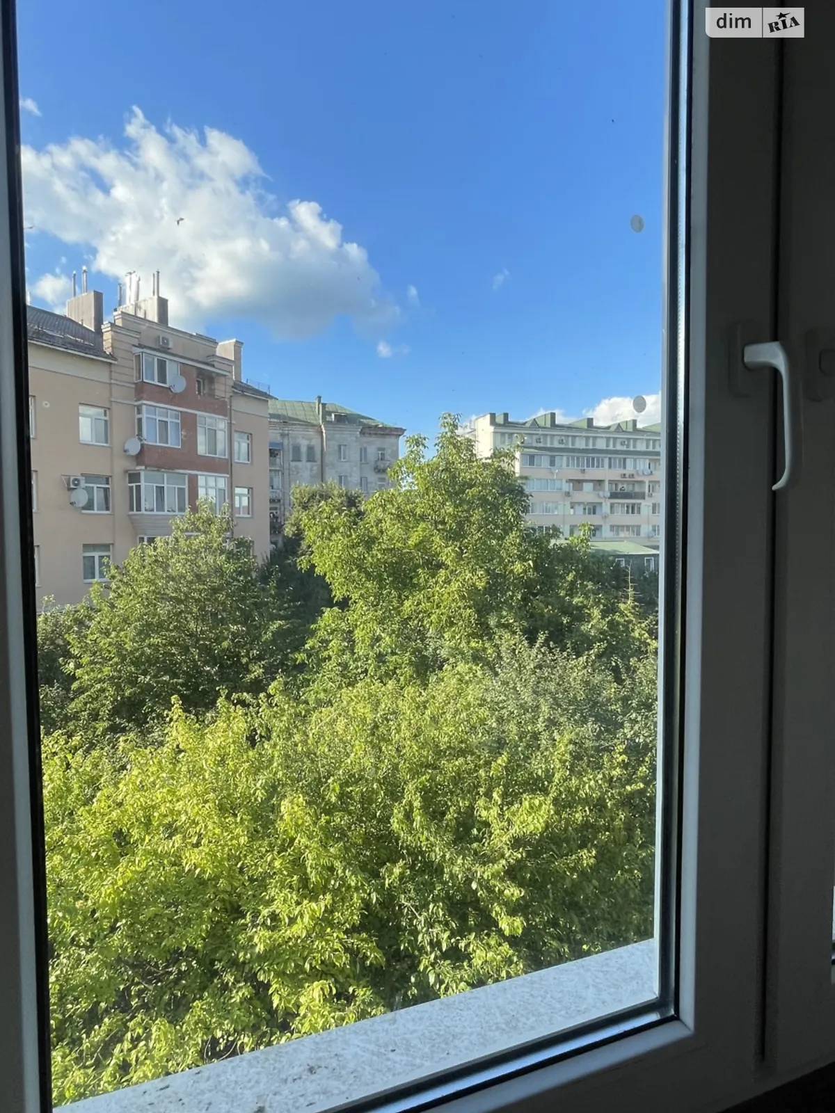 Продается 2-комнатная квартира 48 кв. м в Ровно, ул. Замковая, 10В - фото 1