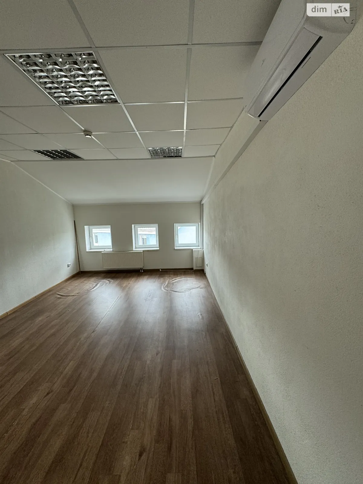 Здається в оренду офіс 43.1 кв. м в бізнес-центрі, цена: 13879 грн - фото 1