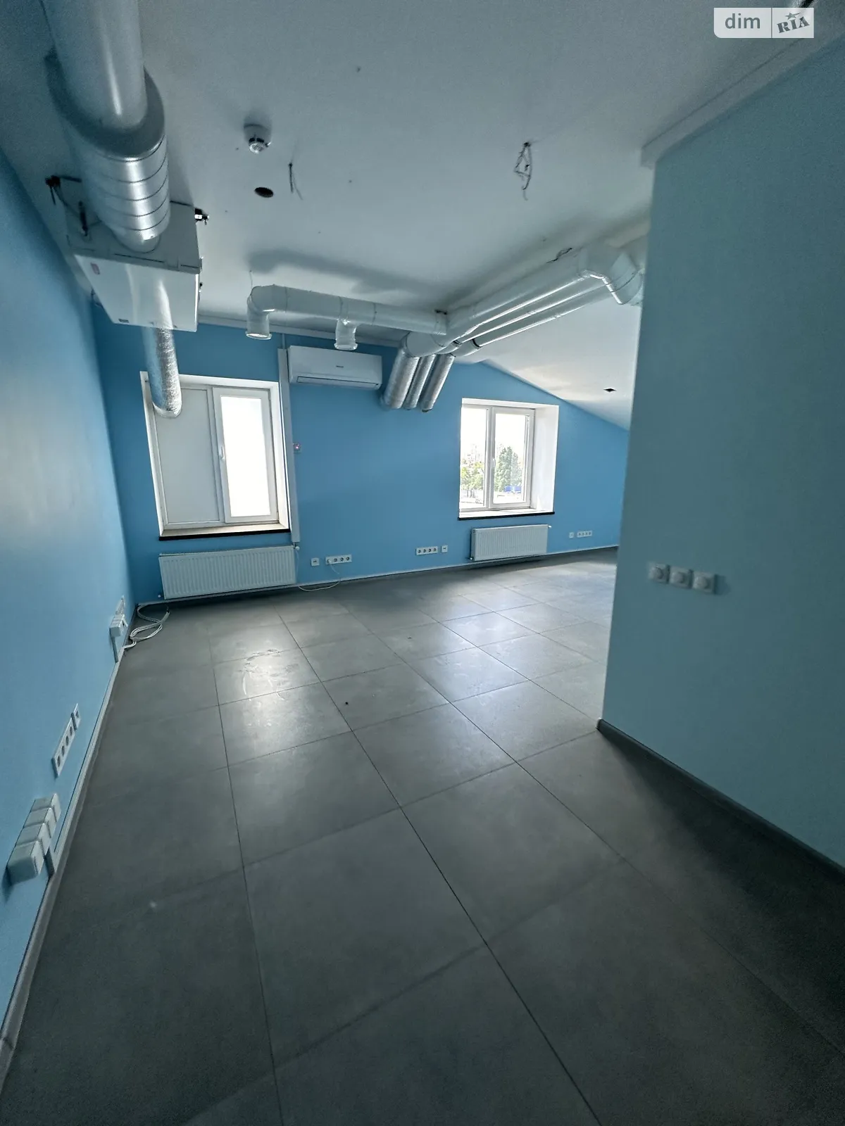 Сдается в аренду офис 150 кв. м в бизнес-центре, цена: 55000 грн - фото 1