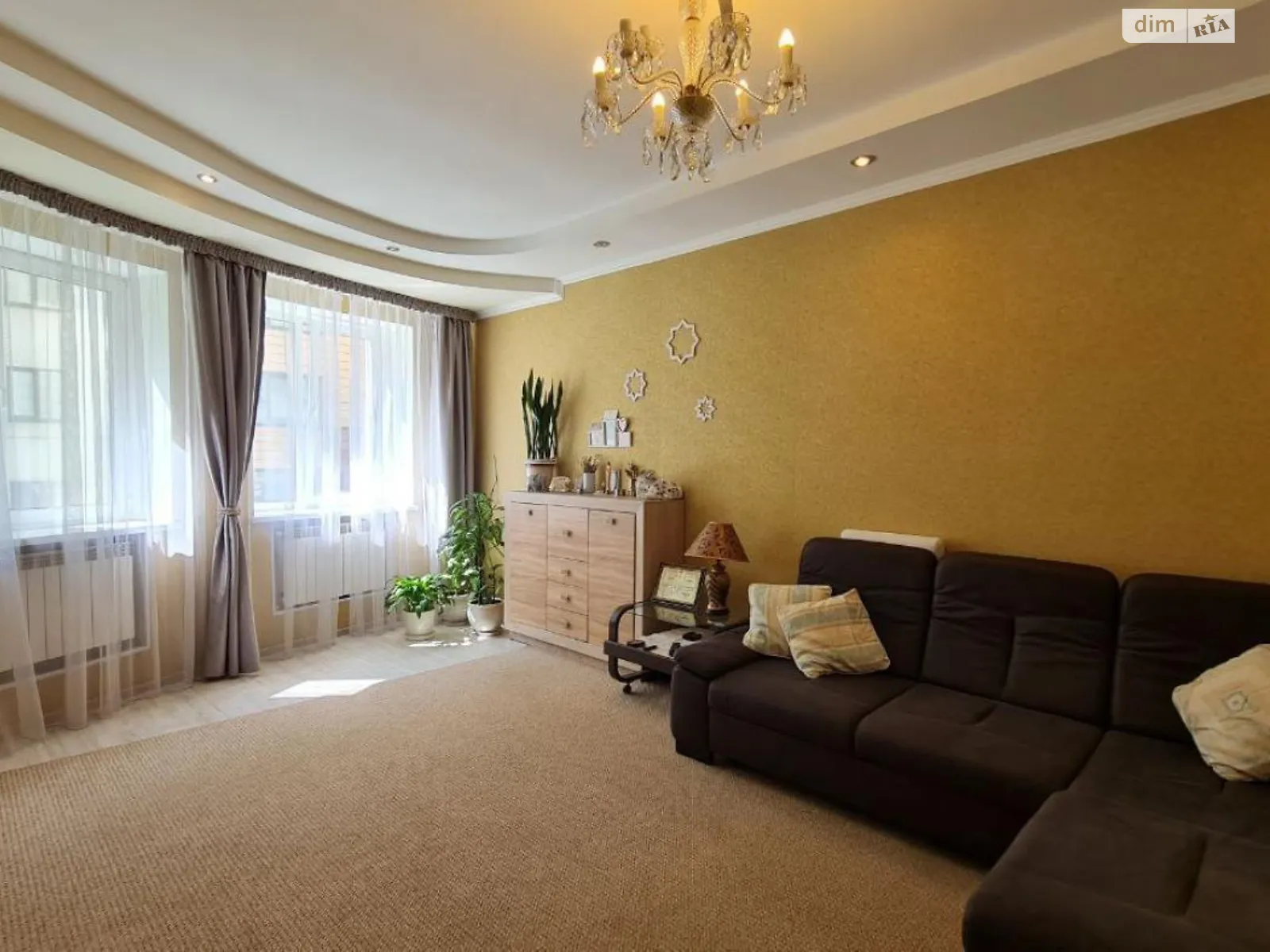 Продается 4-комнатная квартира 136 кв. м в Ивано-Франковске, цена: 108000 $ - фото 1