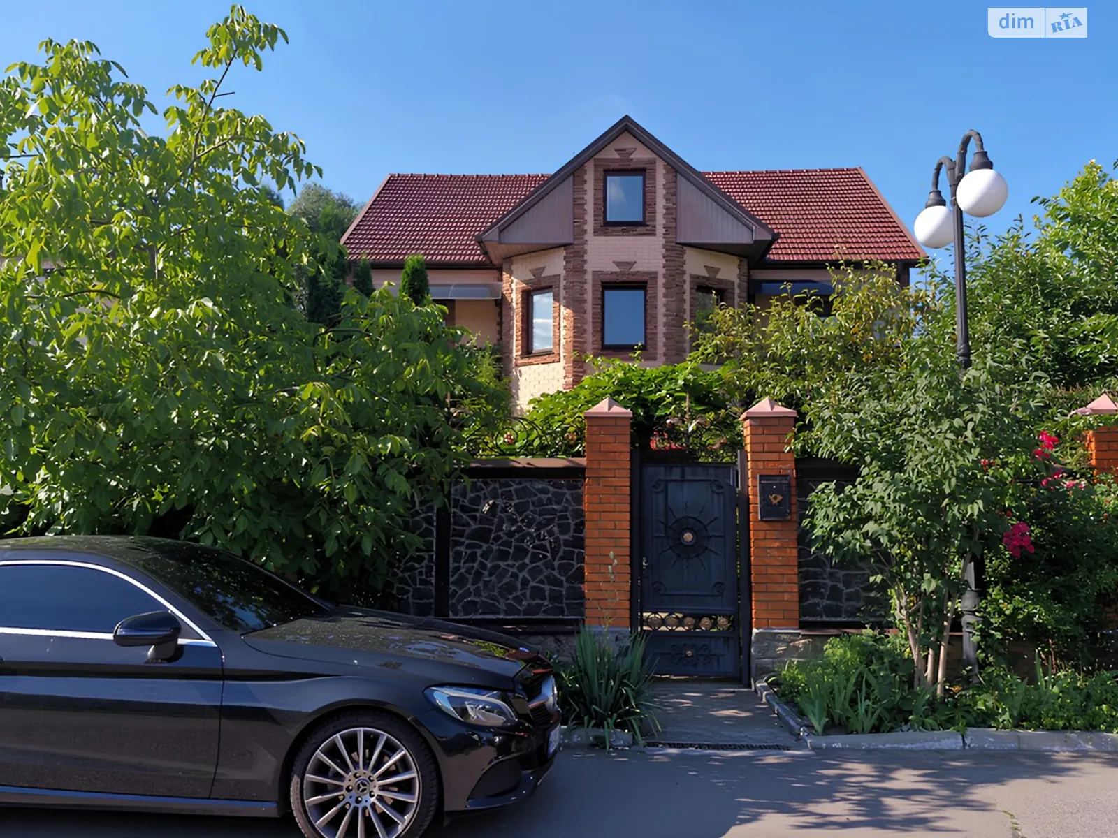 Продается дом на 3 этажа 337 кв. м с мебелью, цена: 770000 $ - фото 1