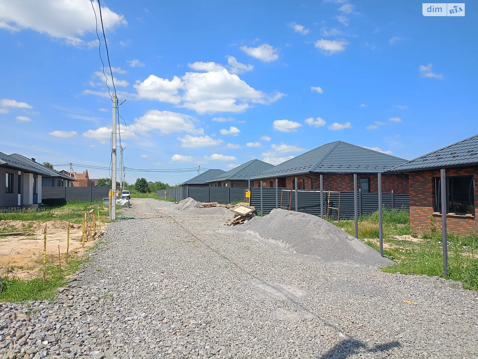 Продається одноповерховий будинок 100 кв. м з гаражем, цена: 75000 $ - фото 1