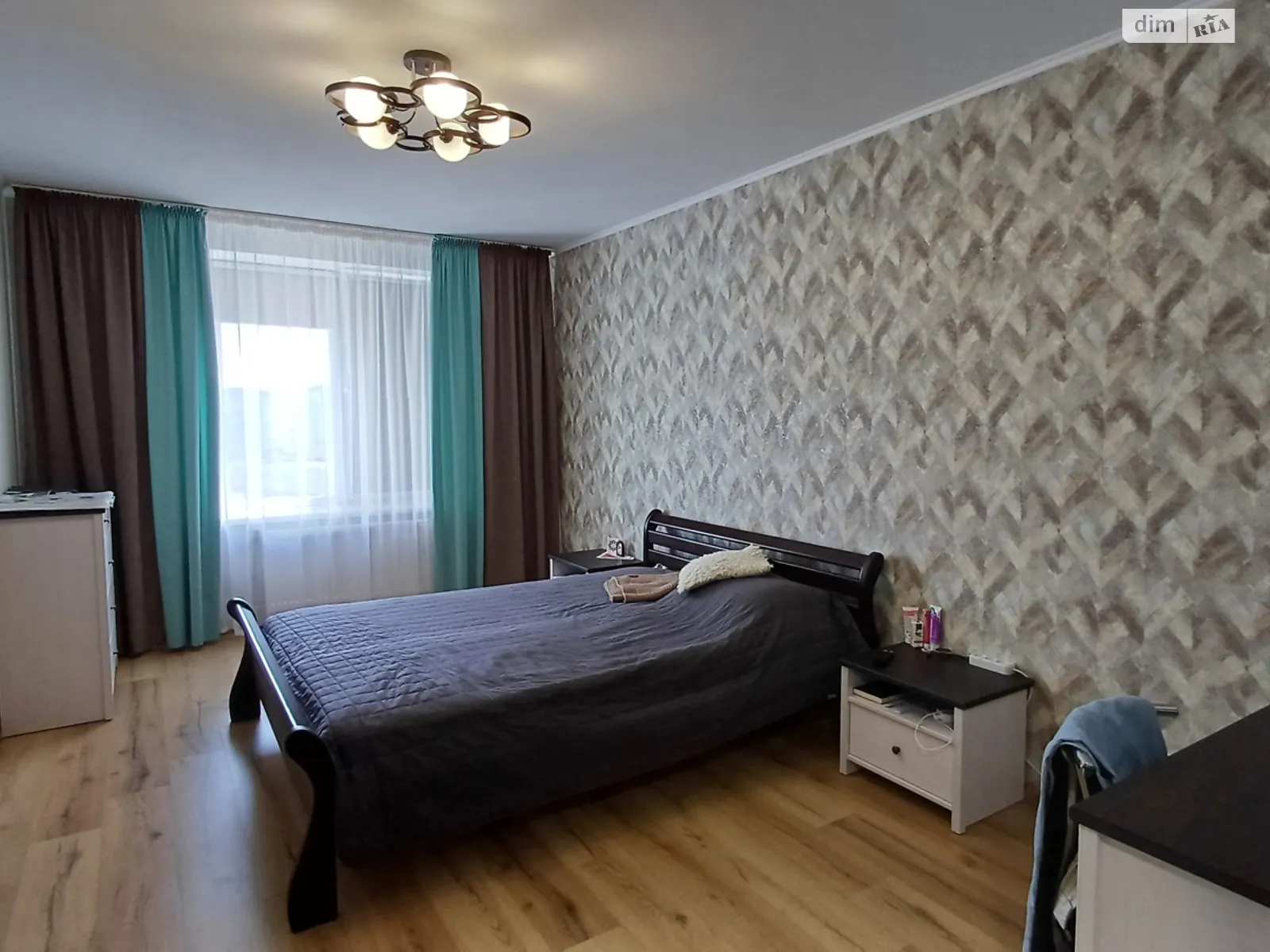 Продается 1-комнатная квартира 43 кв. м в Чернигове, просп. Победы, 60А - фото 1