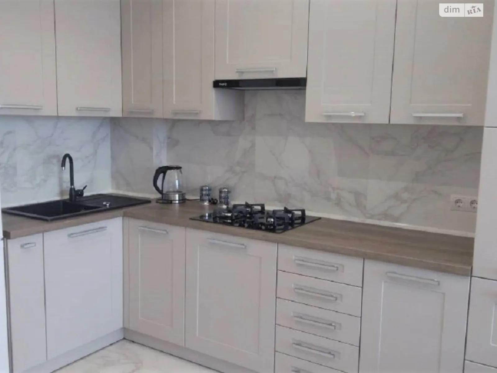 Сдается в аренду 1-комнатная квартира 55 кв. м в Львове, ул. Вячеслава Липинского - фото 1