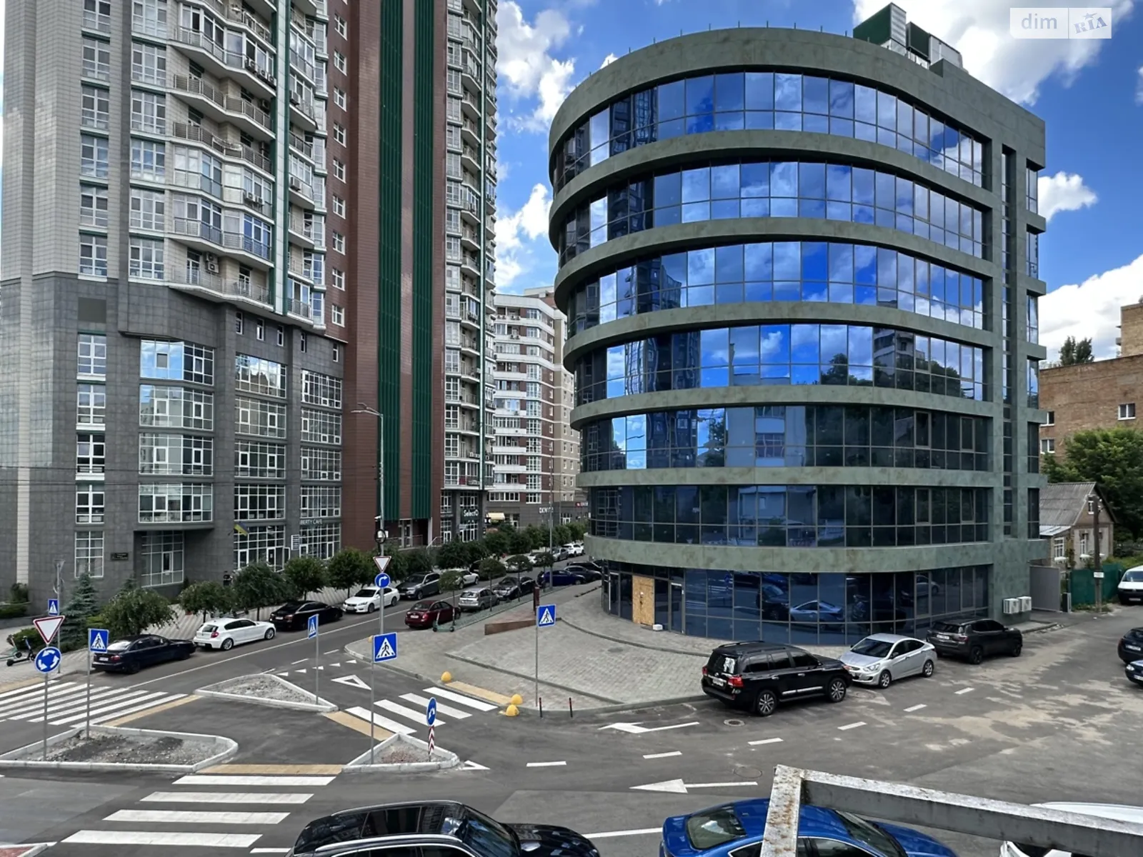 Сдается в аренду офис 3258 кв. м в бизнес-центре, цена: 50000 $ - фото 1