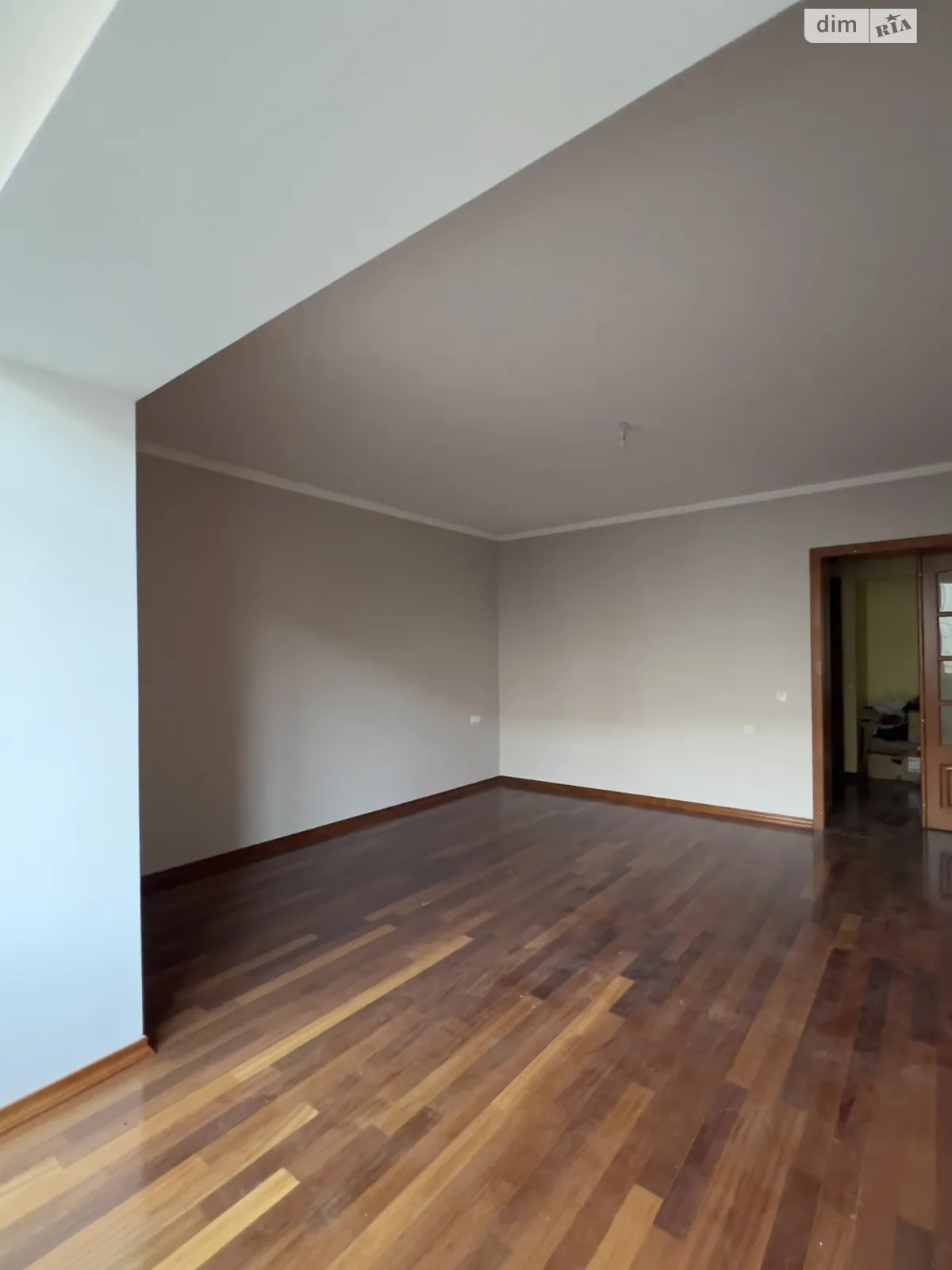 Продается 3-комнатная квартира 92 кв. м в Черновцах - фото 1