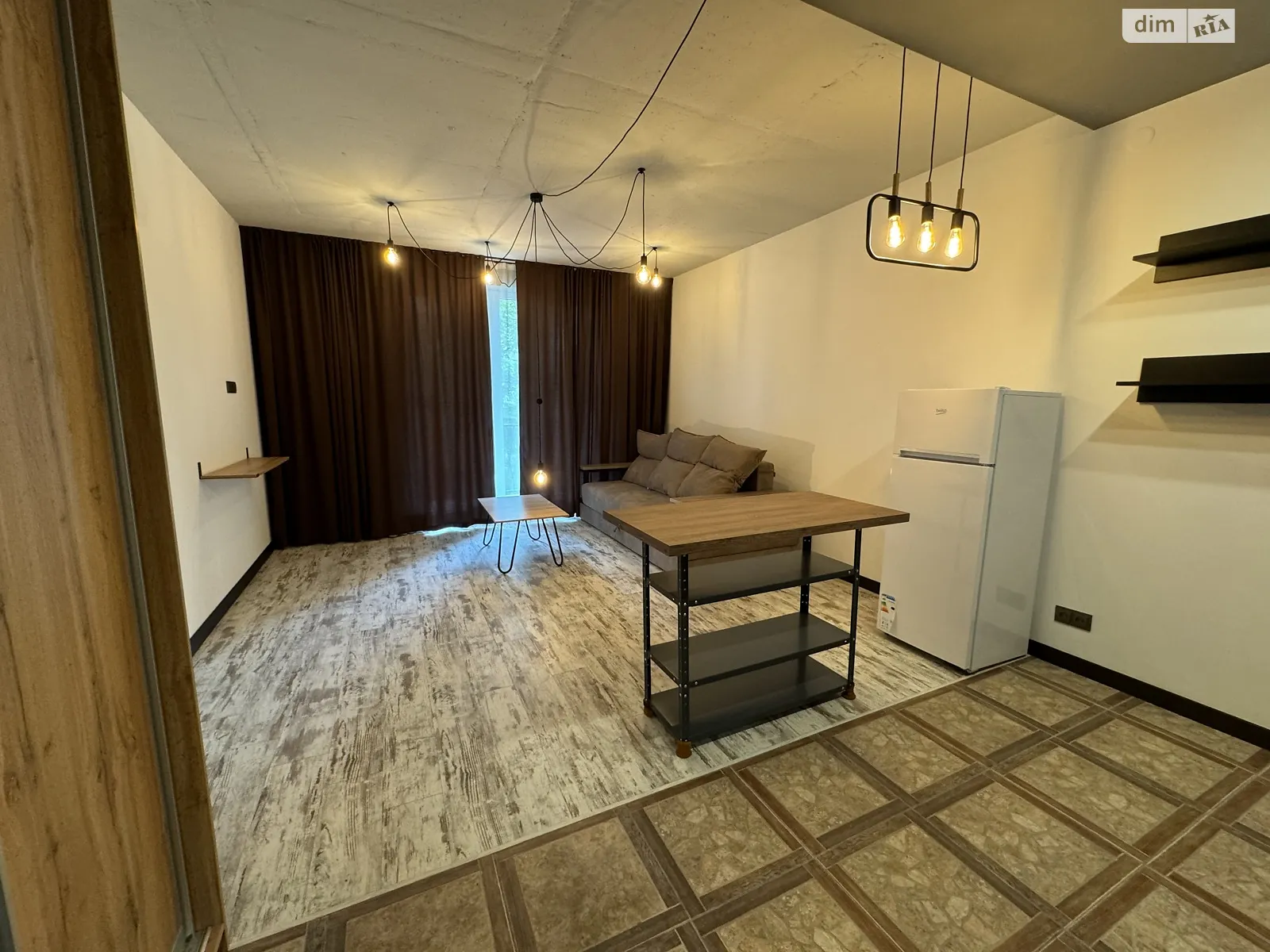 Продается 1-комнатная квартира 38 кв. м в Ужгороде, ул. Габора Дойко, 10 - фото 1
