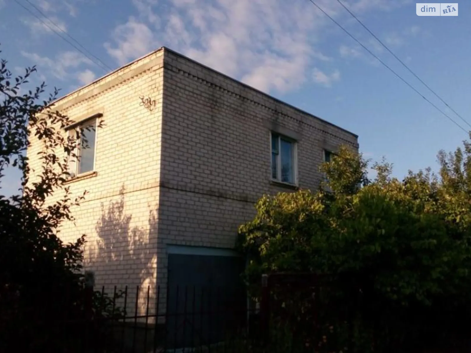Продается дом на 2 этажа 105 кв. м с террасой, цена: 14000 $ - фото 1