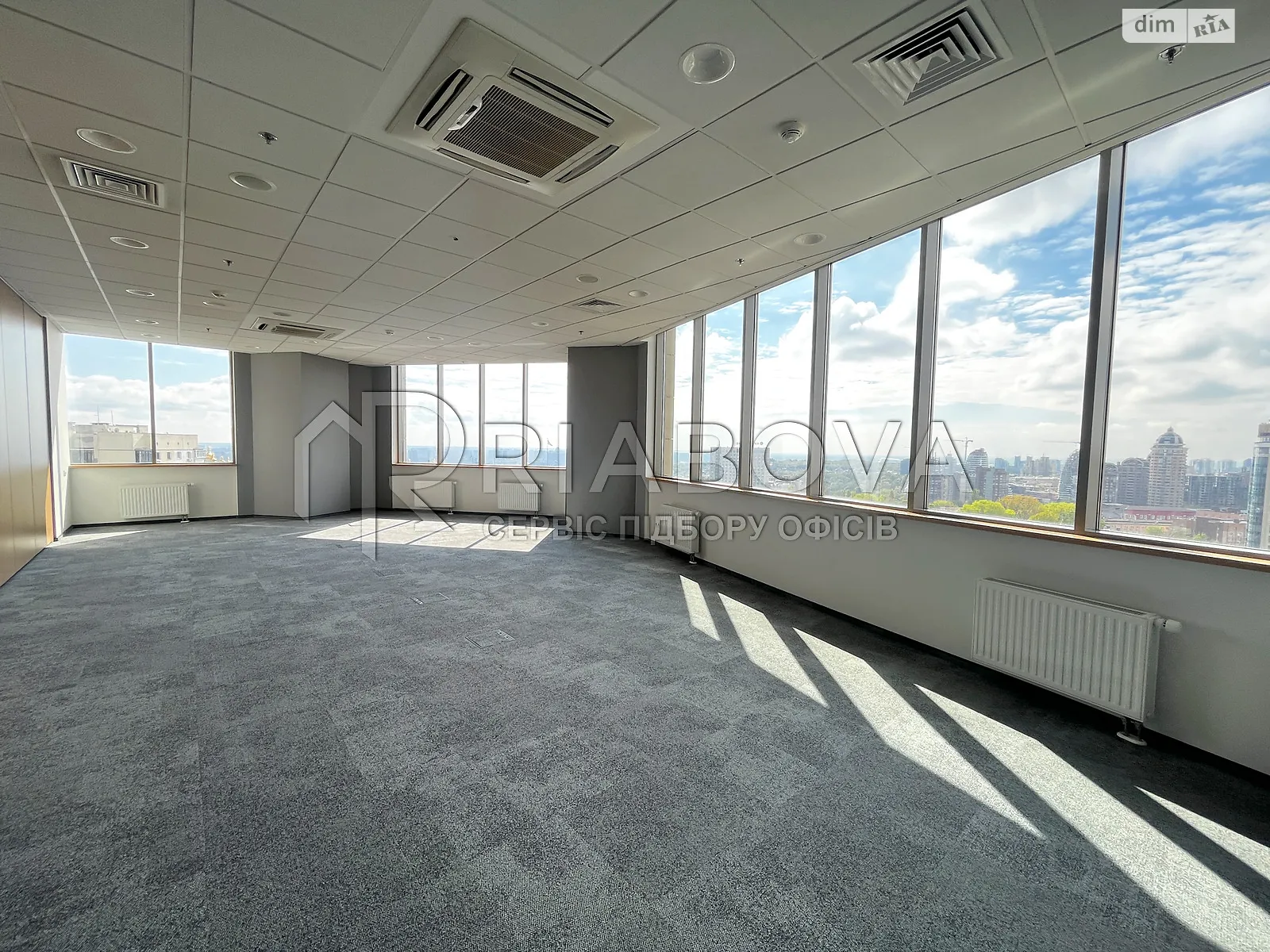 Сдается в аренду офис 1194 кв. м в бизнес-центре, цена: 42840 $ - фото 1