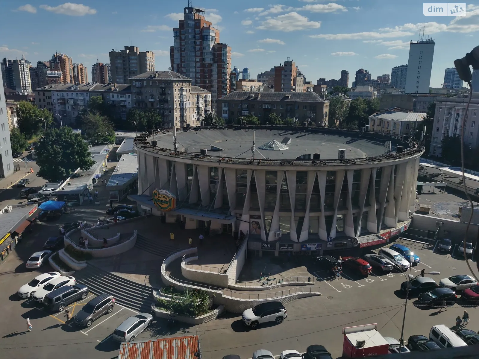 Сдается в аренду подземный паркинг универсальный на 15 кв. м, цена: 200 € - фото 1