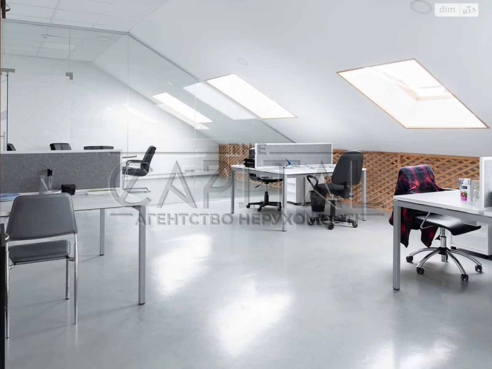 Продается офис 1160 кв. м в бизнес-центре, цена: 800000 € - фото 1