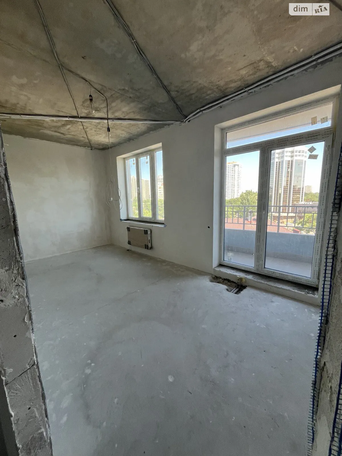 Продается 3-комнатная квартира 101.2 кв. м в Одессе, просп. Леси Украинки - фото 1