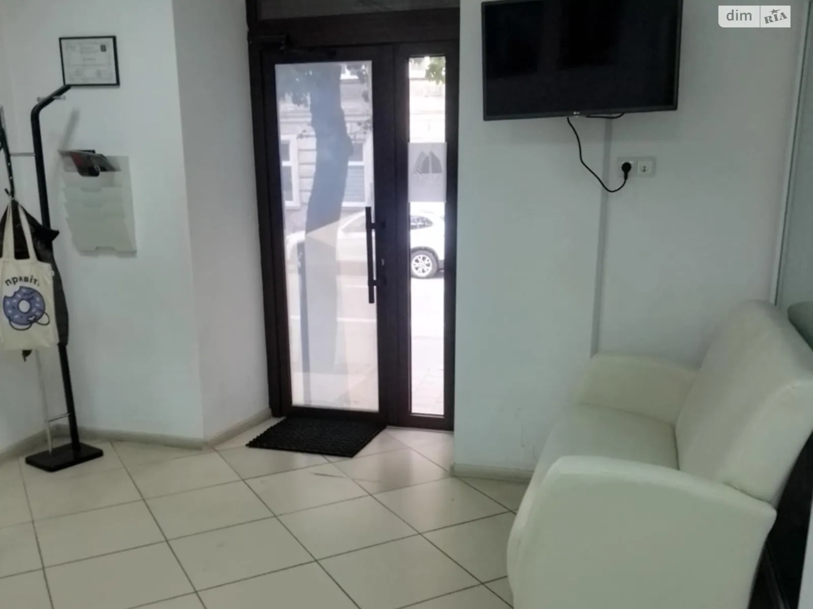 Здається в оренду приміщення вільного призначення 55 кв. м в 2-поверховій будівлі, цена: 750 $ - фото 1