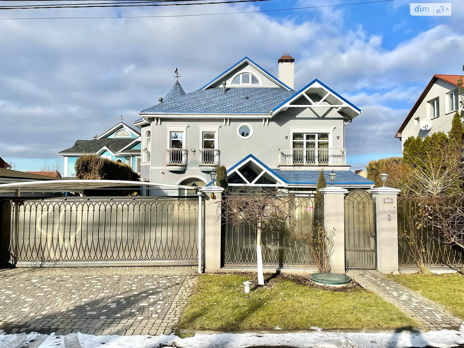 Продается дом на 2 этажа 230.9 кв. м с участком, цена: 345000 $ - фото 1