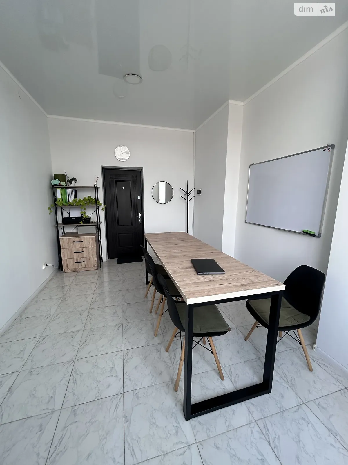 Продается офис 14.5 кв. м в бизнес-центре, цена: 16200 $ - фото 1