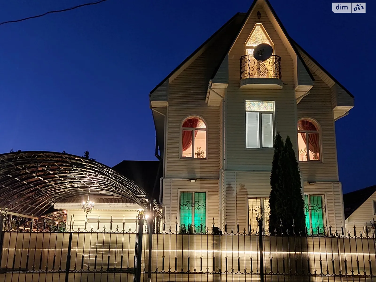 Продається будинок 3 поверховий 357.4 кв. м с басейном, цена: 350000 € - фото 1