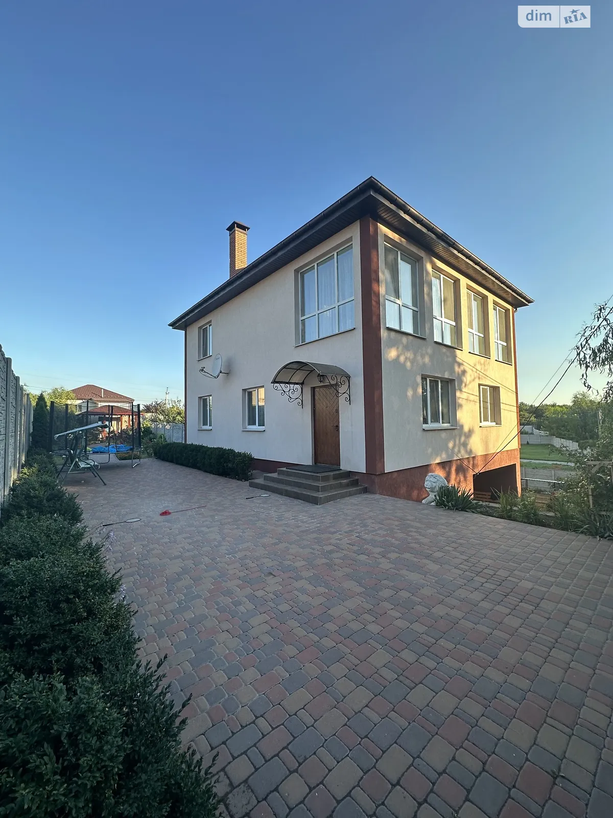Продается дом на 2 этажа 245.9 кв. м с беседкой, цена: 222222 € - фото 1
