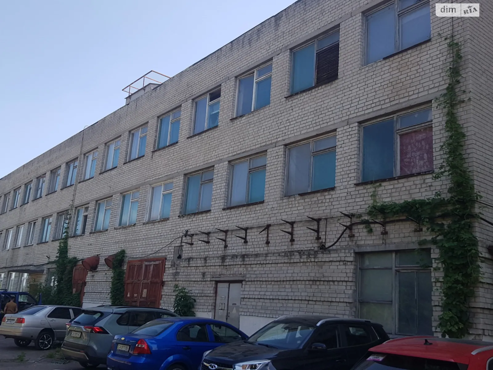 Сдается в аренду помещения свободного назначения 8300 кв. м в 4-этажном здании, цена: 207500 грн - фото 1