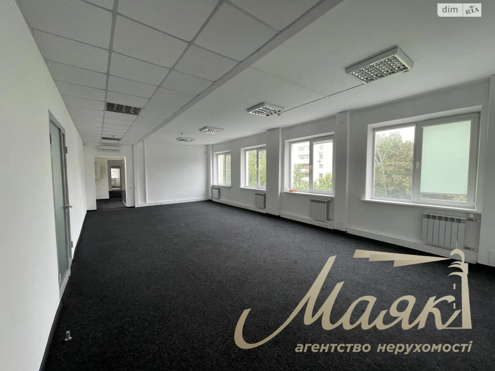 Сдается в аренду офис 230 кв. м в бизнес-центре, цена: 2700 $ - фото 1