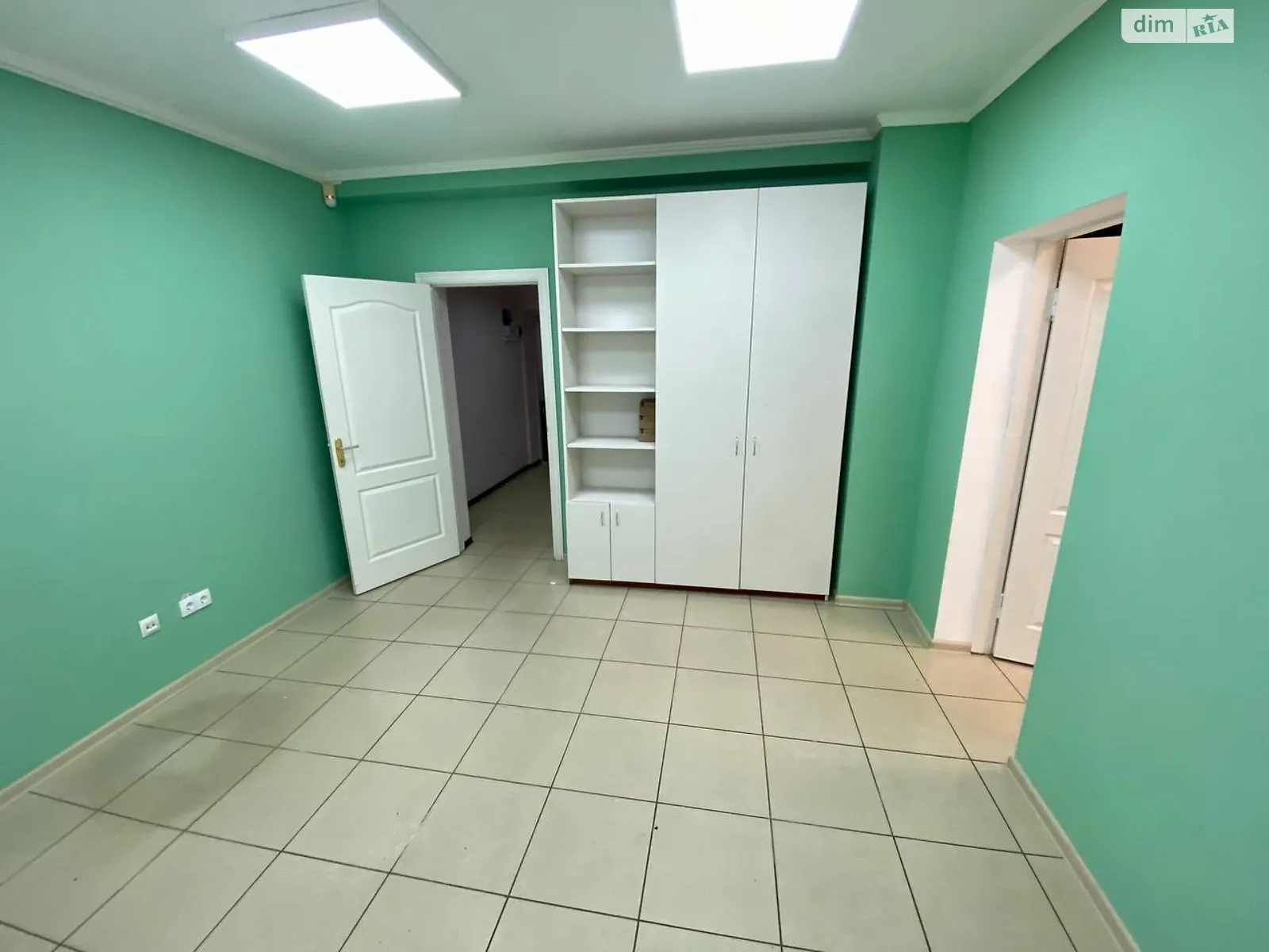 Сдается в аренду офис 85 кв. м в бизнес-центре, цена: 19998 грн - фото 1
