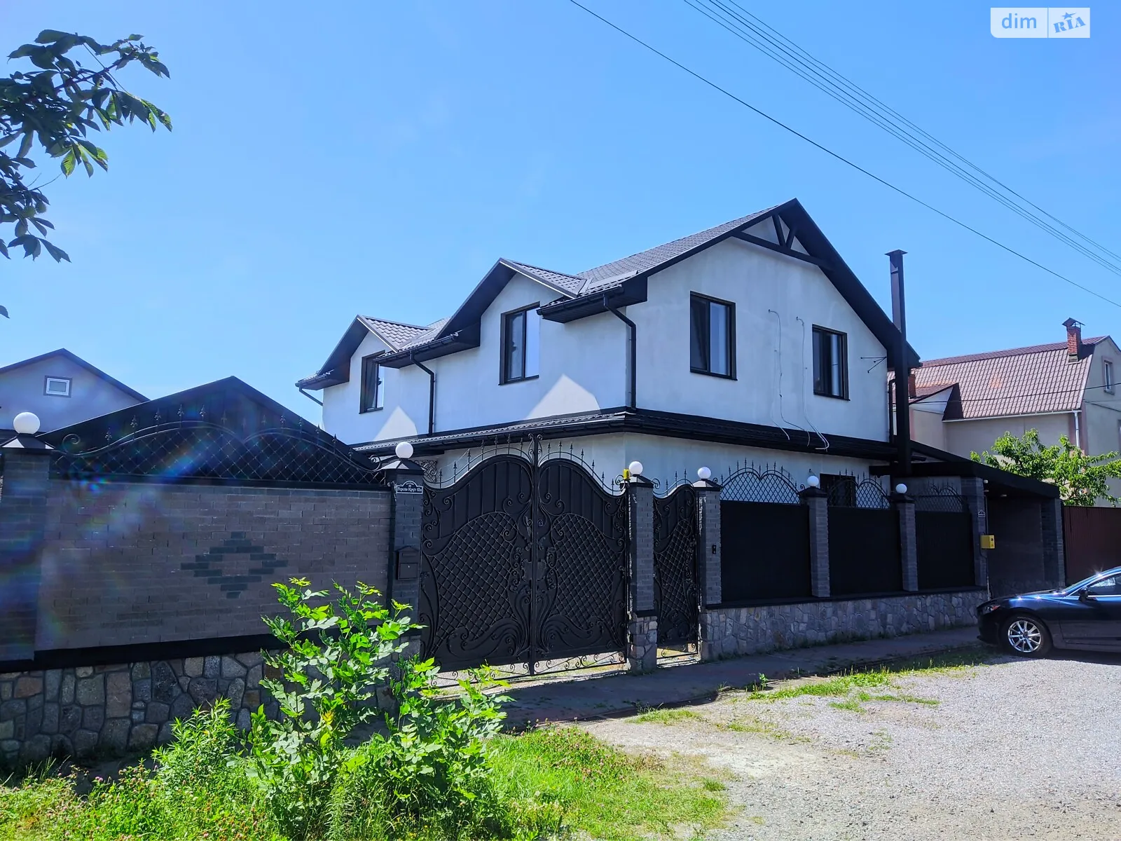 Продается дом на 2 этажа 176 кв. м с гаражом, цена: 250000 $ - фото 1