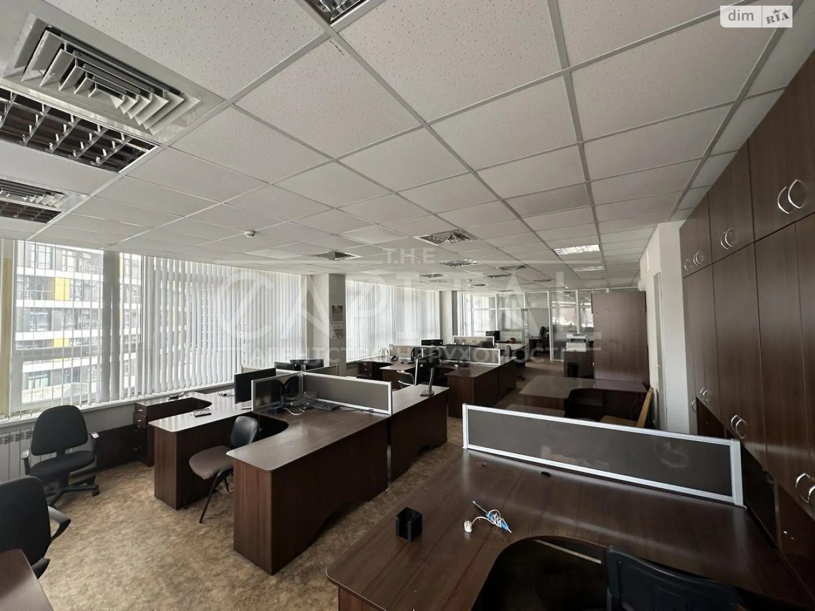 Сдается в аренду офис 615 кв. м в бизнес-центре, цена: 5400 $ - фото 1