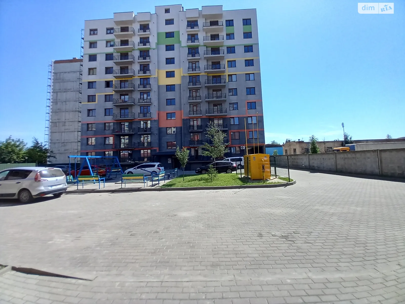 Продается 1-комнатная квартира 40 кв. м в Ивано-Франковске, ул. Украинских Декабристов - фото 1