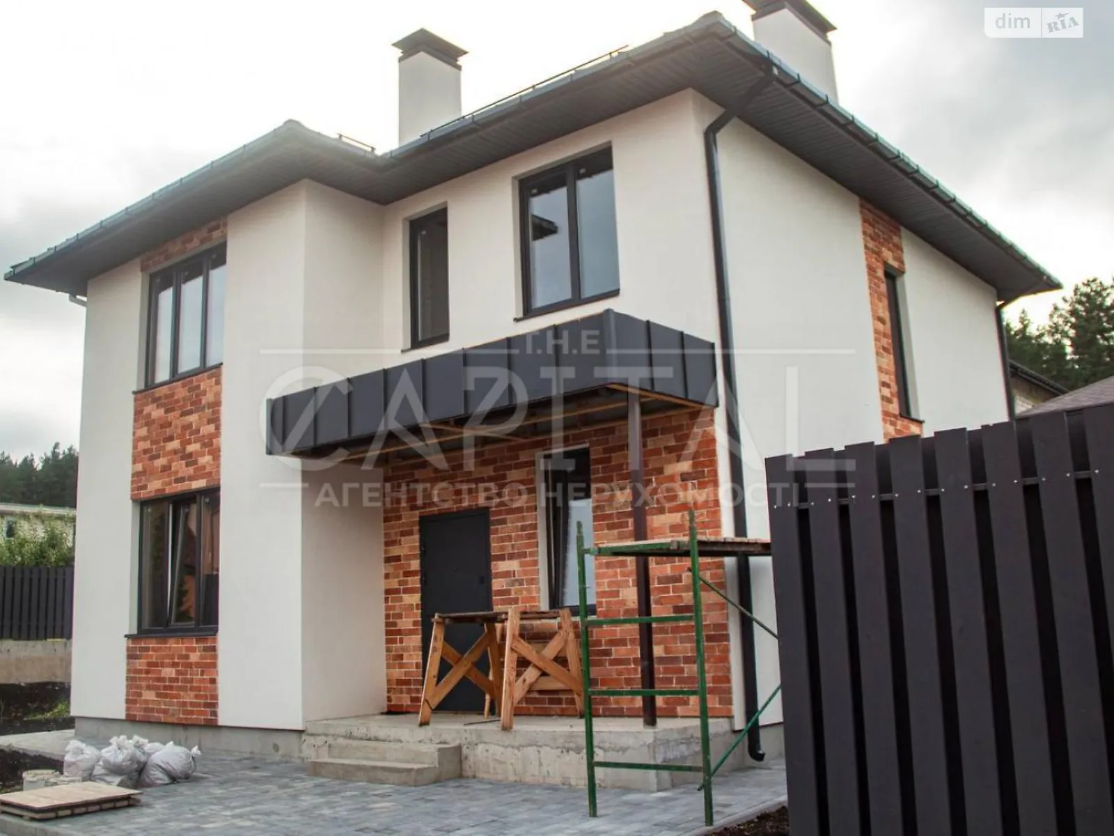 Продается дом на 2 этажа 135 кв. м с подвалом, цена: 165000 $ - фото 1