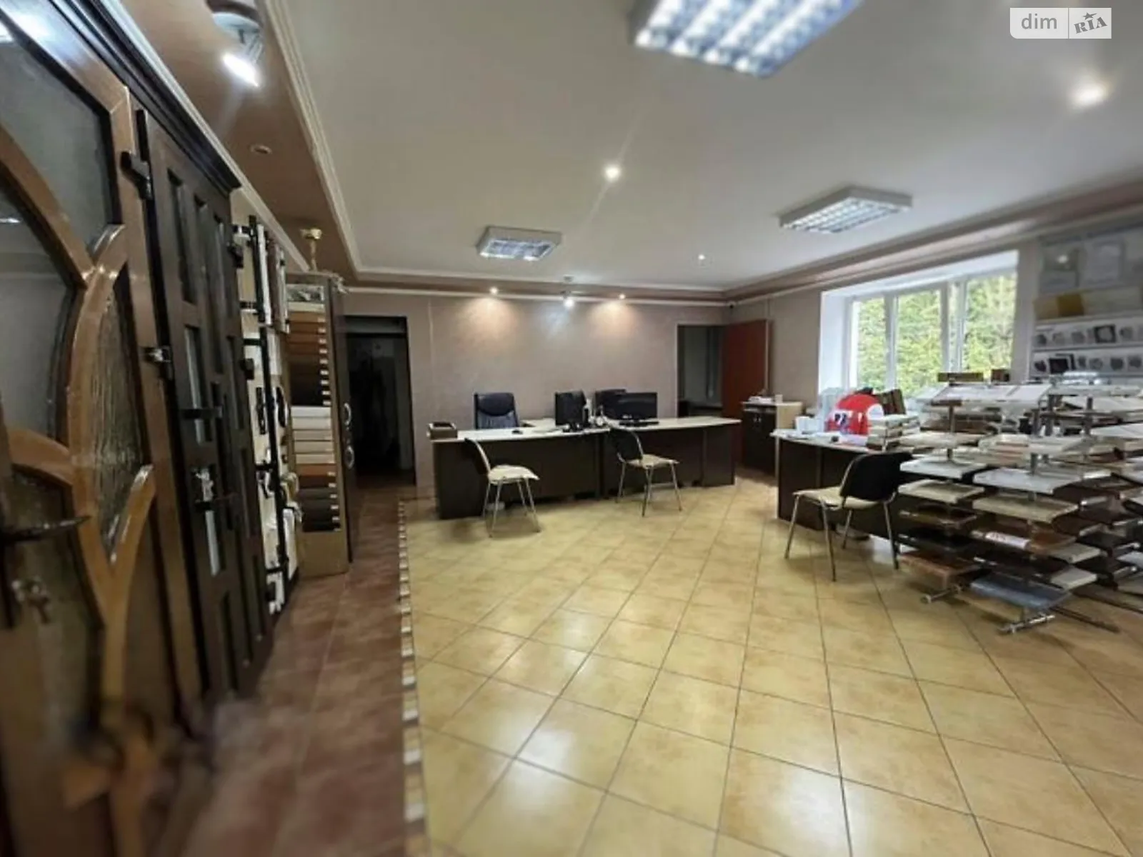 Здається в оренду офіс 47 кв. м в бізнес-центрі, цена: 15000 грн - фото 1